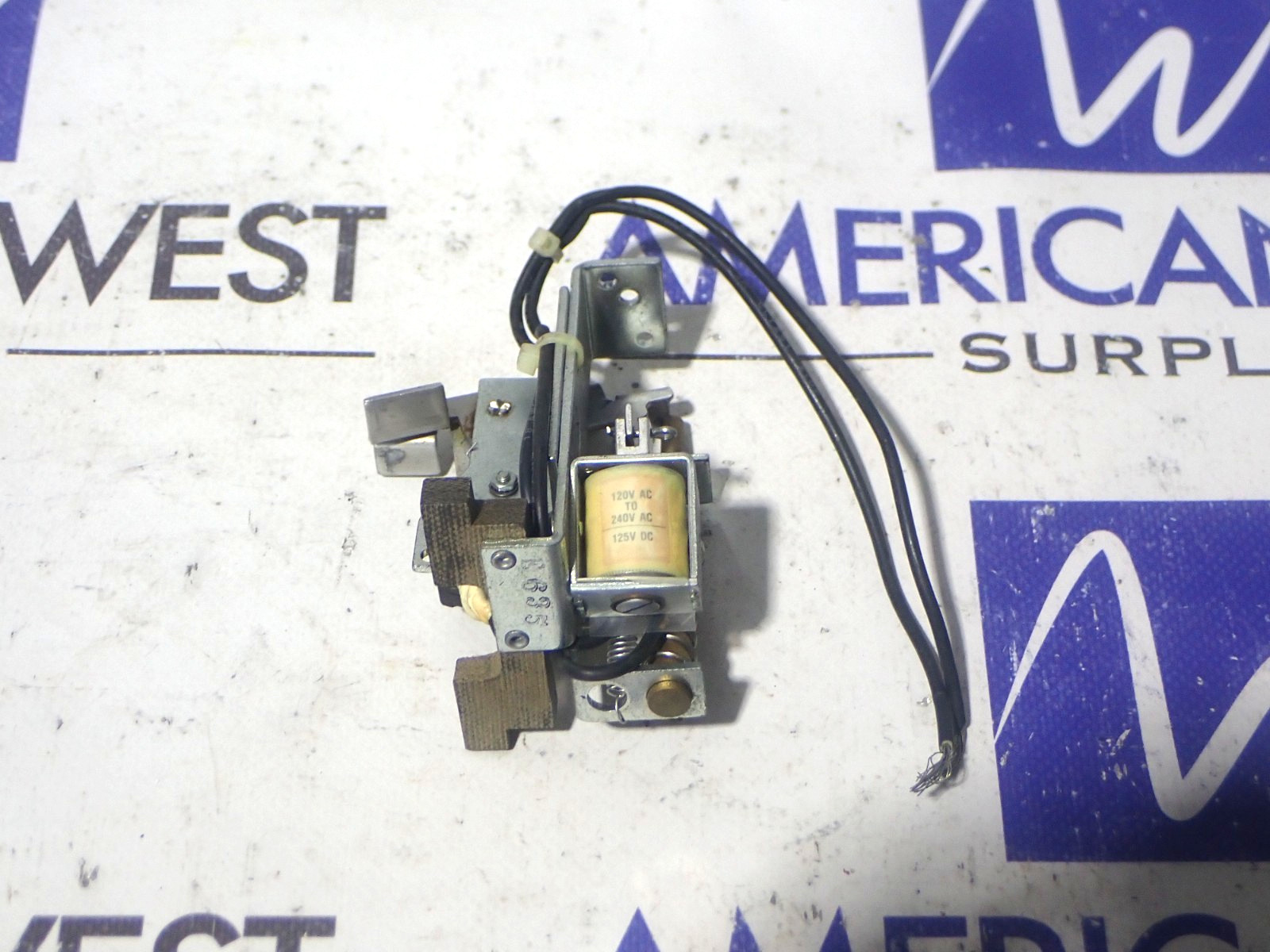 GE TKMASTA12 120/240 Volt AC 125VDC Shunt Trip Accessory For TKM Breakers