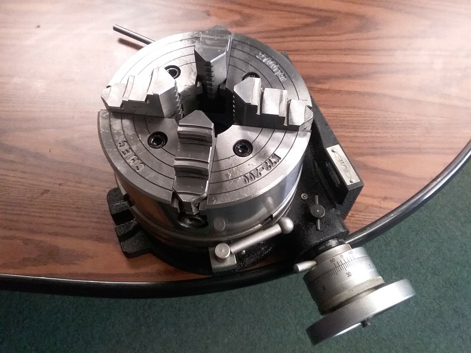 8″ HORIZONTAL & VERTICAL ROTARY TABLE w. 8″-4 jaw independent chuck 4 T-nuts