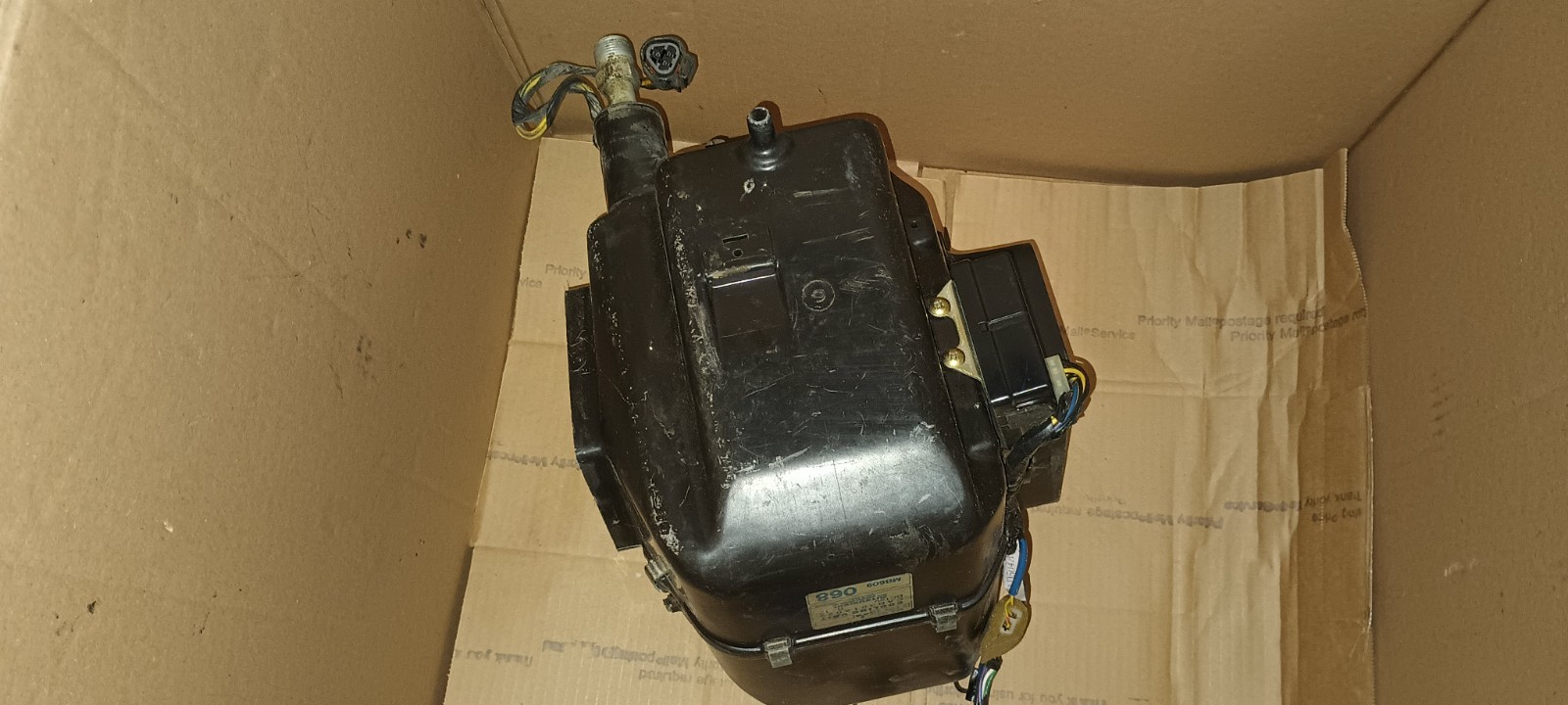 1990-1995 MITSUBISHI MIGHTY MAX / DODGE RAM D50 A/C BOX 2.4 USED OEM
