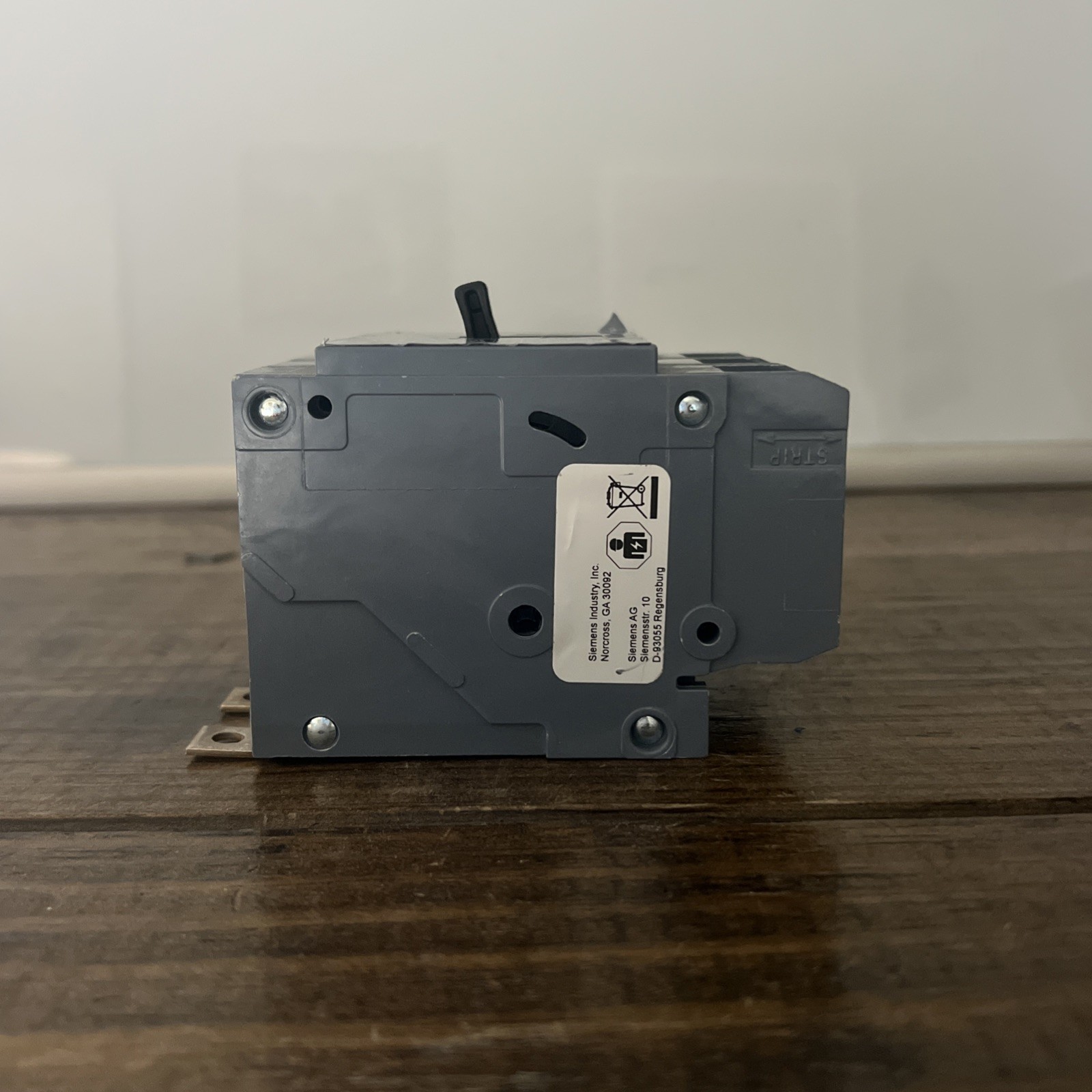 Siemens BQD330 30 Amp 480 VAC 3 Pole Type BQD Bolt On Breaker NO BOX