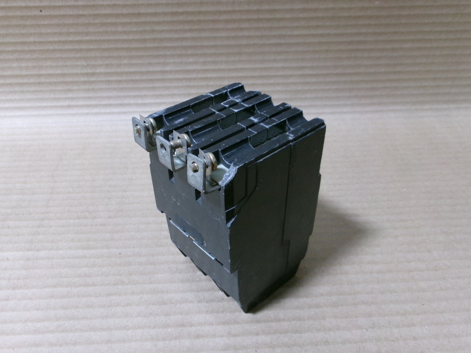 GE TEY TEY340 3 Pole 40 Amp 480V Silk Screen Circuit Breaker Flawed