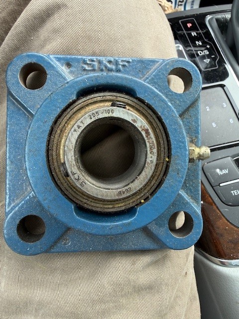 SKF YAT 205-100 Flange Bearing Unit – Good Condition