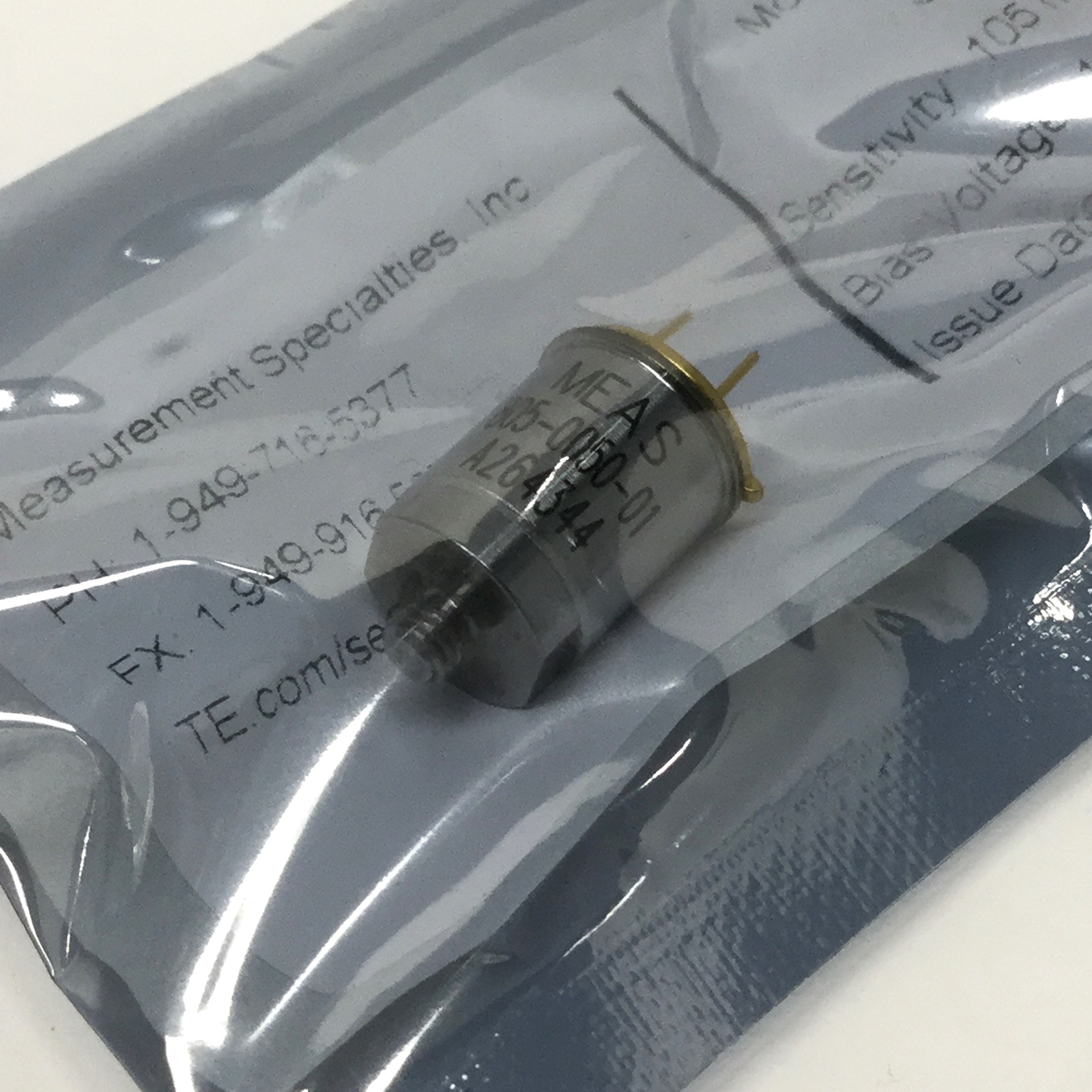 Measurement Specialties 805-0050-01 Piezoelectric Accelerometer, 1-8000Hz, ±50g