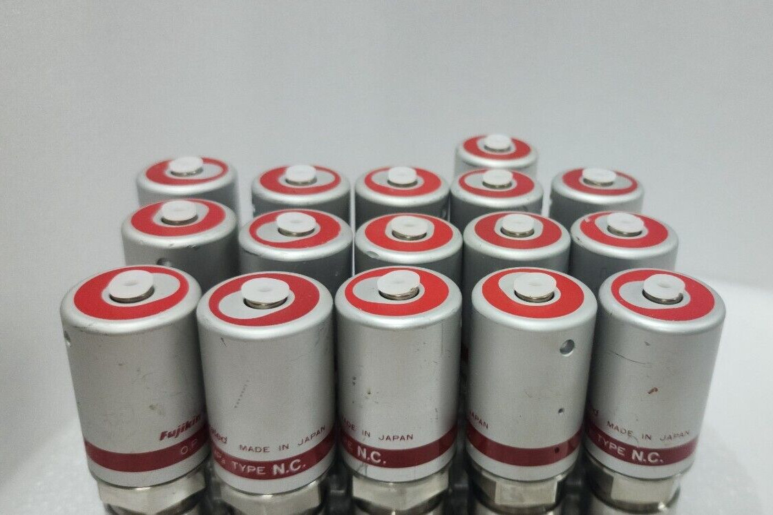Lot of 16 Lam 766-197844-003 Rev C, Fujikin 565602 O.P 0.5~0.6 MPa Type NC,97068