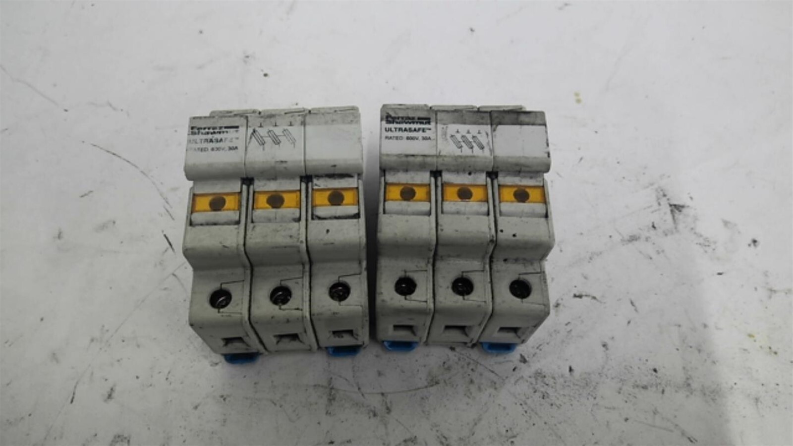 Ferraz Shawmut Y219073 Fuse Holder Lot Of 2