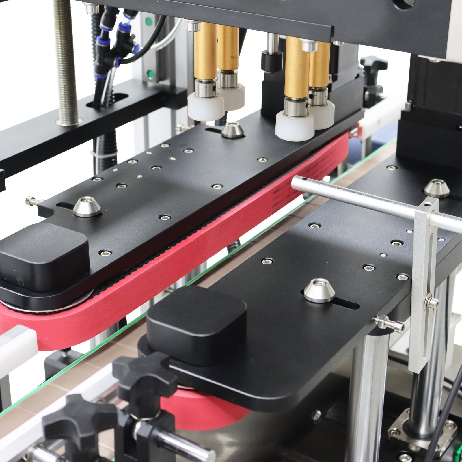 Automatic Conveyor Capping Machine for Assembly Line 0.78-4.72in Bottle Dia.