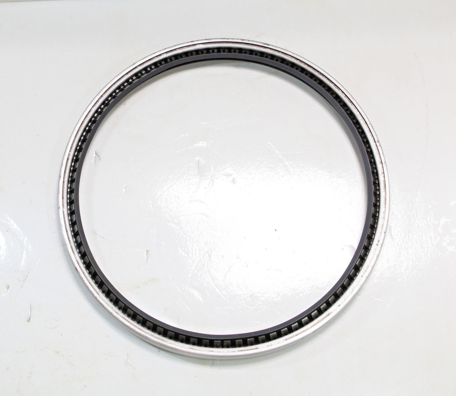 Garlock 21086-3592 Solid, 8.000 in Shaft Dia., 9.000 in OD, 0.625″