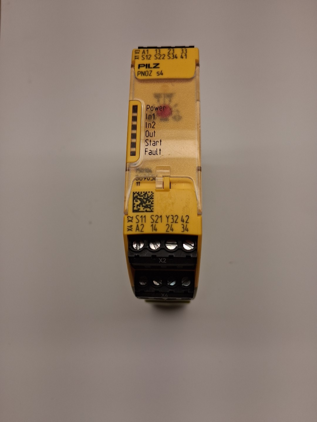 Pilz PNOZ s4 24VDC 3n/o 1n/c 750104 Sicherheitsrelais / Safety relay -used-