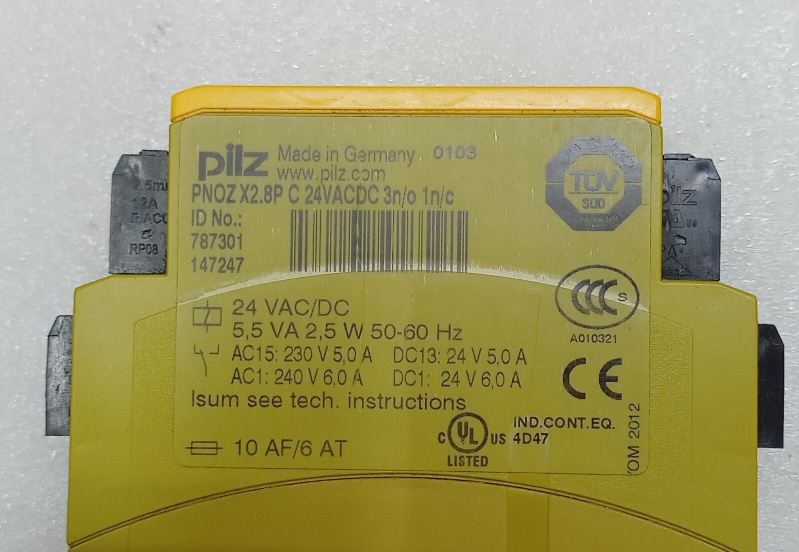PILZ PNOZ X2.8P 787301 Safety Relay C24VACDC