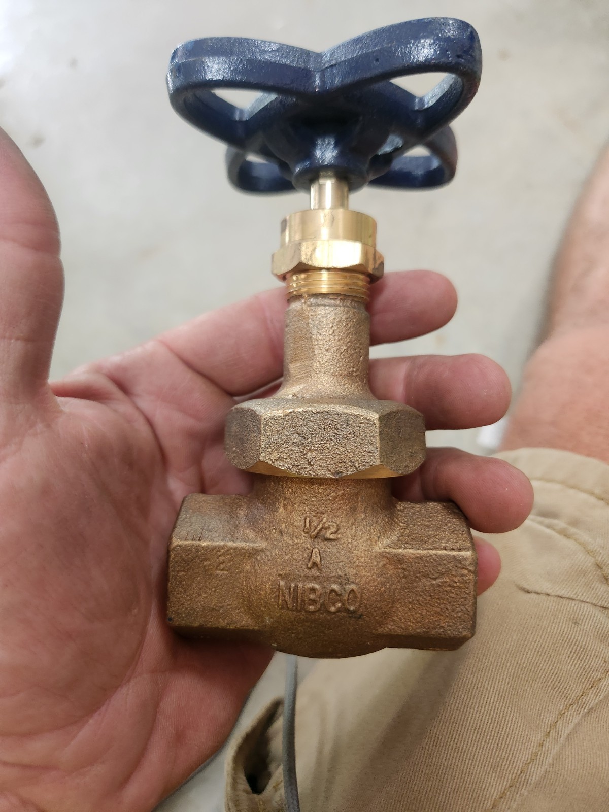 NIBCO T-275-B Bronze Globe Valve w/ Bronze Disc 1/2″ NPT Ends 300-SWP / 600-WOG