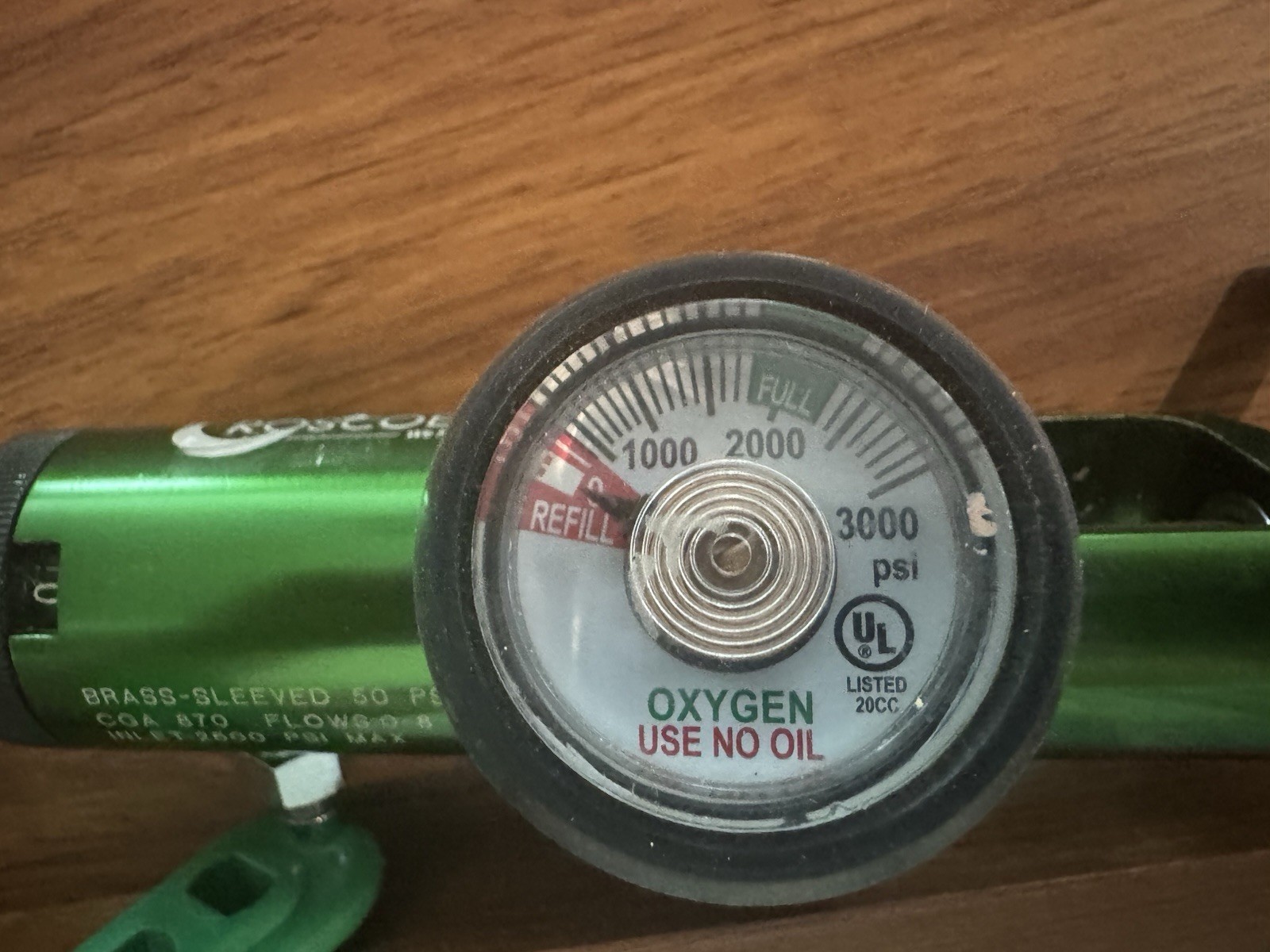 Roscoe Medical Oxygen Regulator CGA 870 Brass-Sleeved 0-8 L/min RMI-08ST