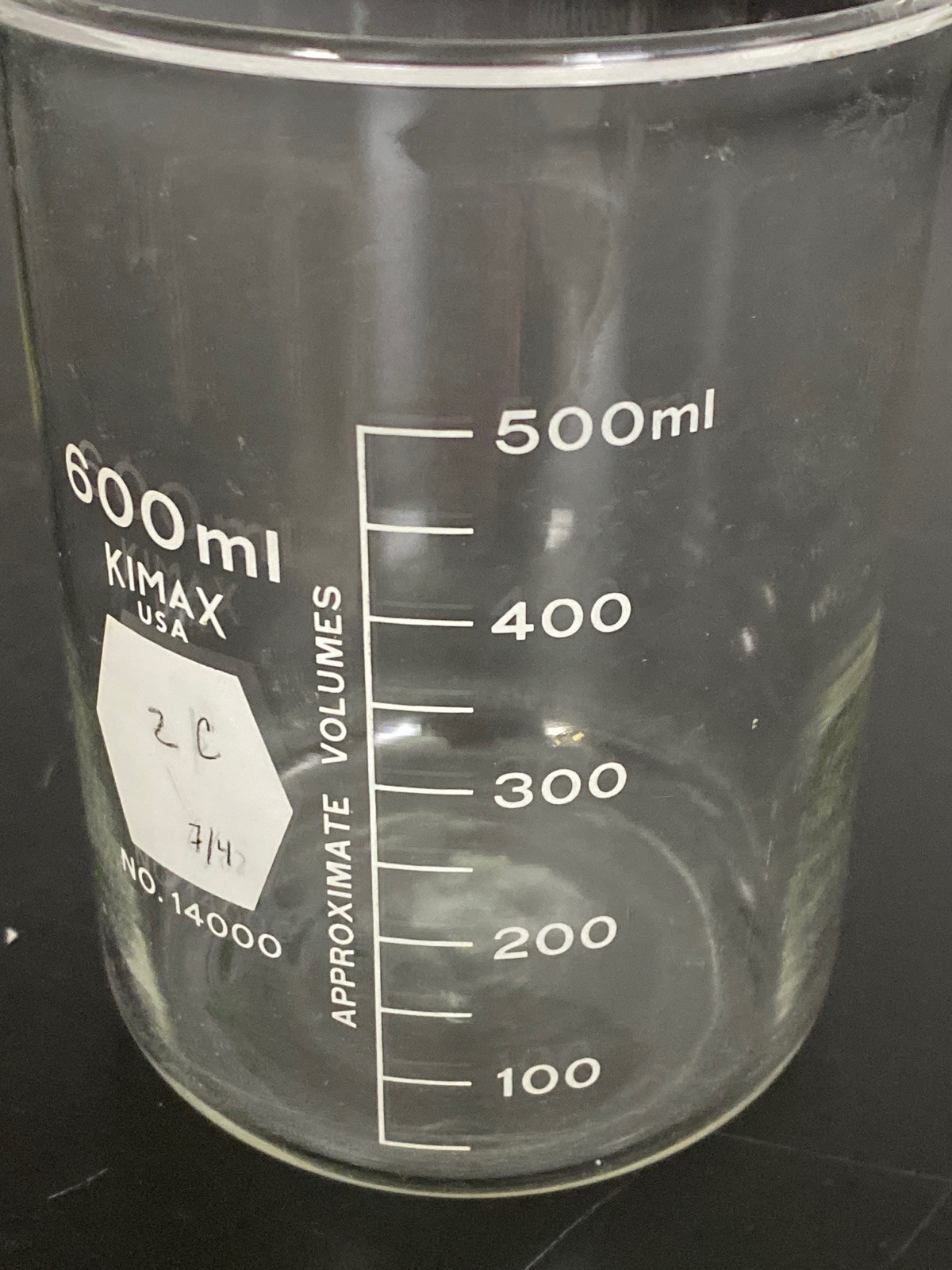 KIMAX Glass 600mL Low Form Dual Scale Graduated Griffin Beaker 14000-600