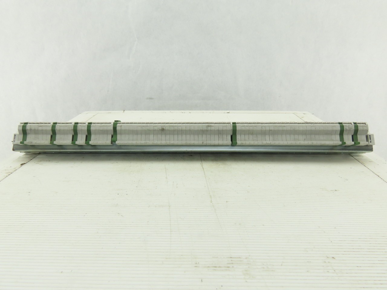 Entrelec M4/6 DIN Rail Mount 80 Terminal Blocks/Strip 500V W/8 Grounds D4/6P