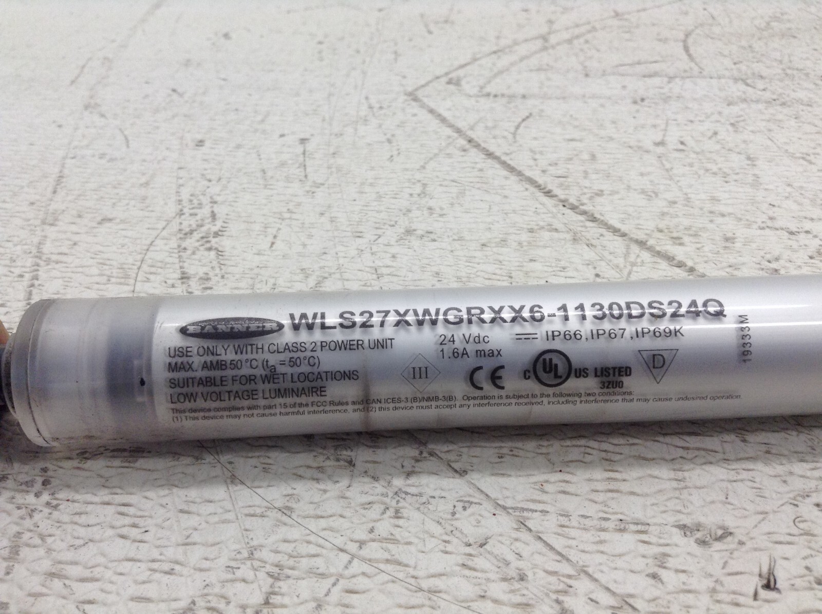 Banner WLS27XWGRXX6-1130DS24Q Shatterproof LED Light 24 VDC WLS27XWGRXX6 (TSC)