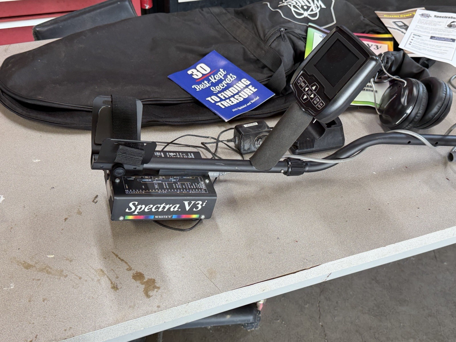 White’s Spectra V3i Ground Search Metal Detector w/ Coils, Discrimination