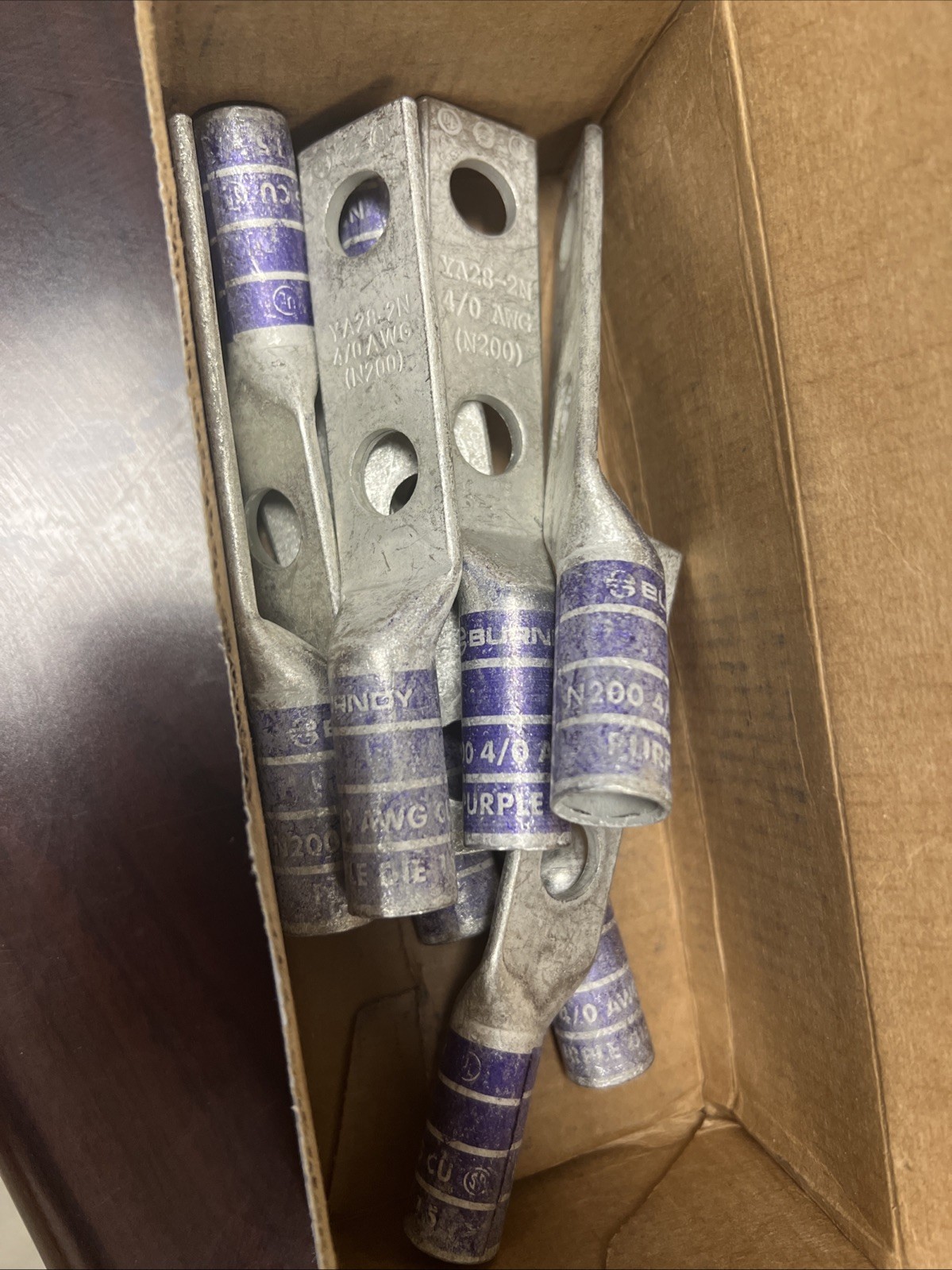 Burndy YAZ282N Box Of 10 Pcs 4/0 AWG Cu Compression Lug 2 Hole Connector