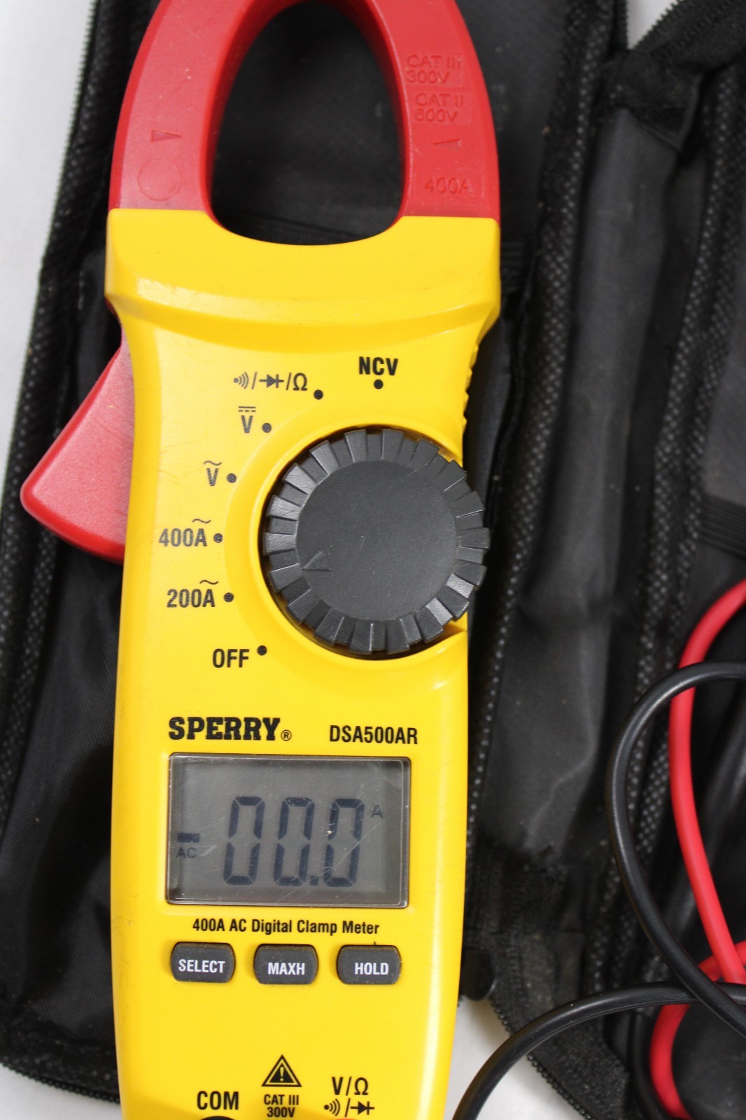 Sperry DSA500AR Digital Clamp Meter CAT III 600V/400A w/Test Leads & Case