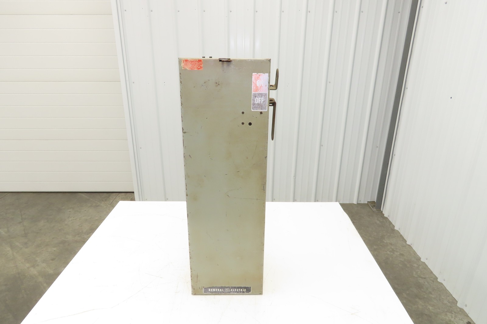 General Electric 75C142462G707 Busway FLEX-A-PLUG with 1KVA Transformer 480V 30A
