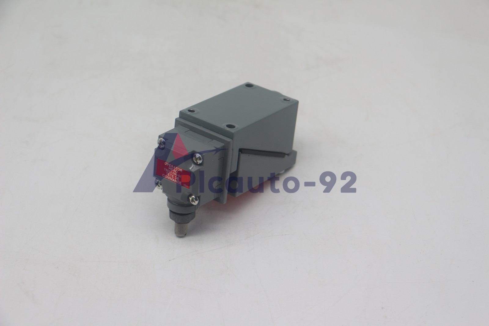 NEW Allen Bradley 802T-ATPD Metal Plug-In Oiltight Limit Switch Lever Type