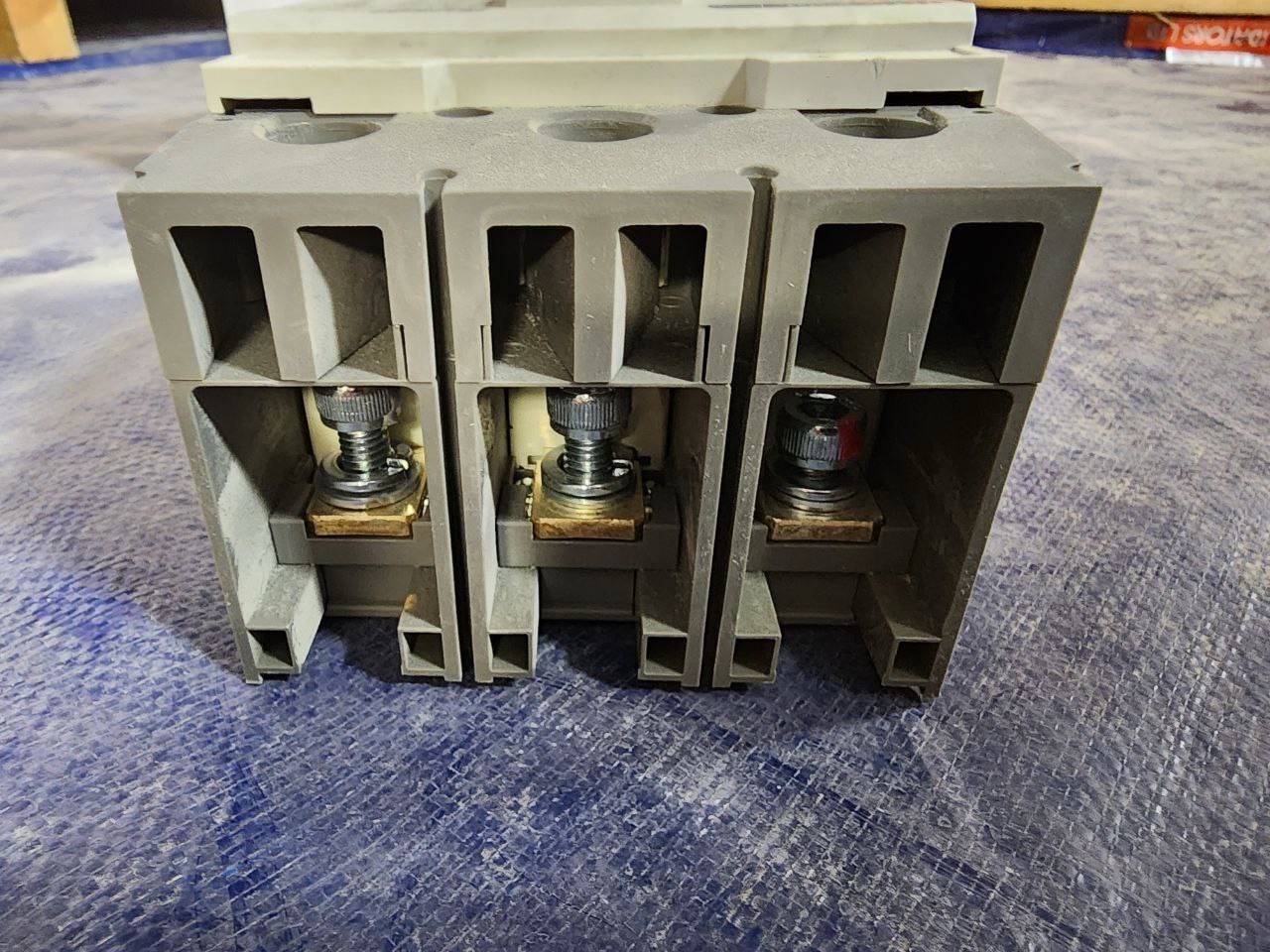 New LS Electric Susol UTS250L MCS 3 Pole 250A Molded Case Circuit Breaker 3P