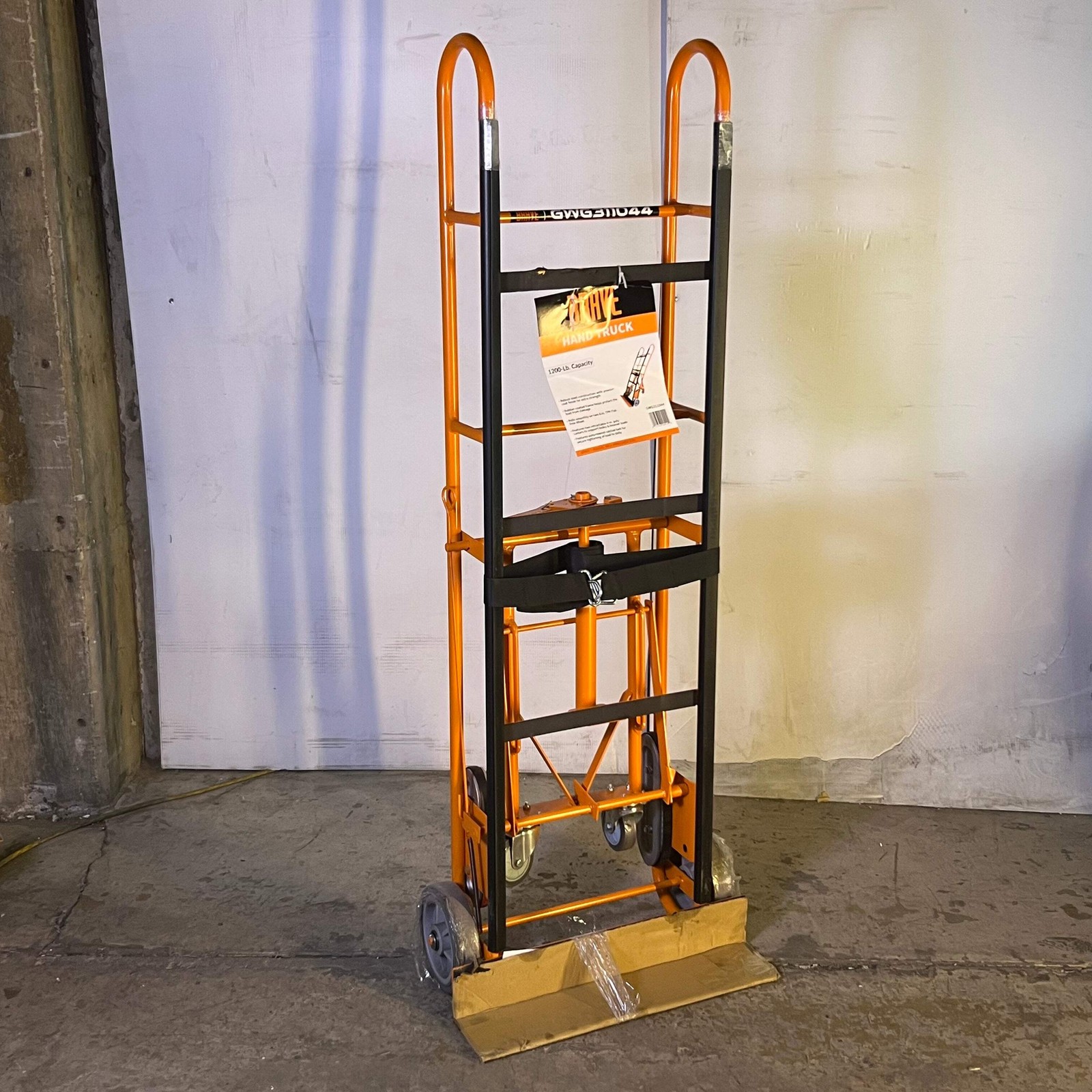 BRAVE Hand Truck 1200 Lb. Sz 17.5″W x 8″L x 65″H Orange GWG311044