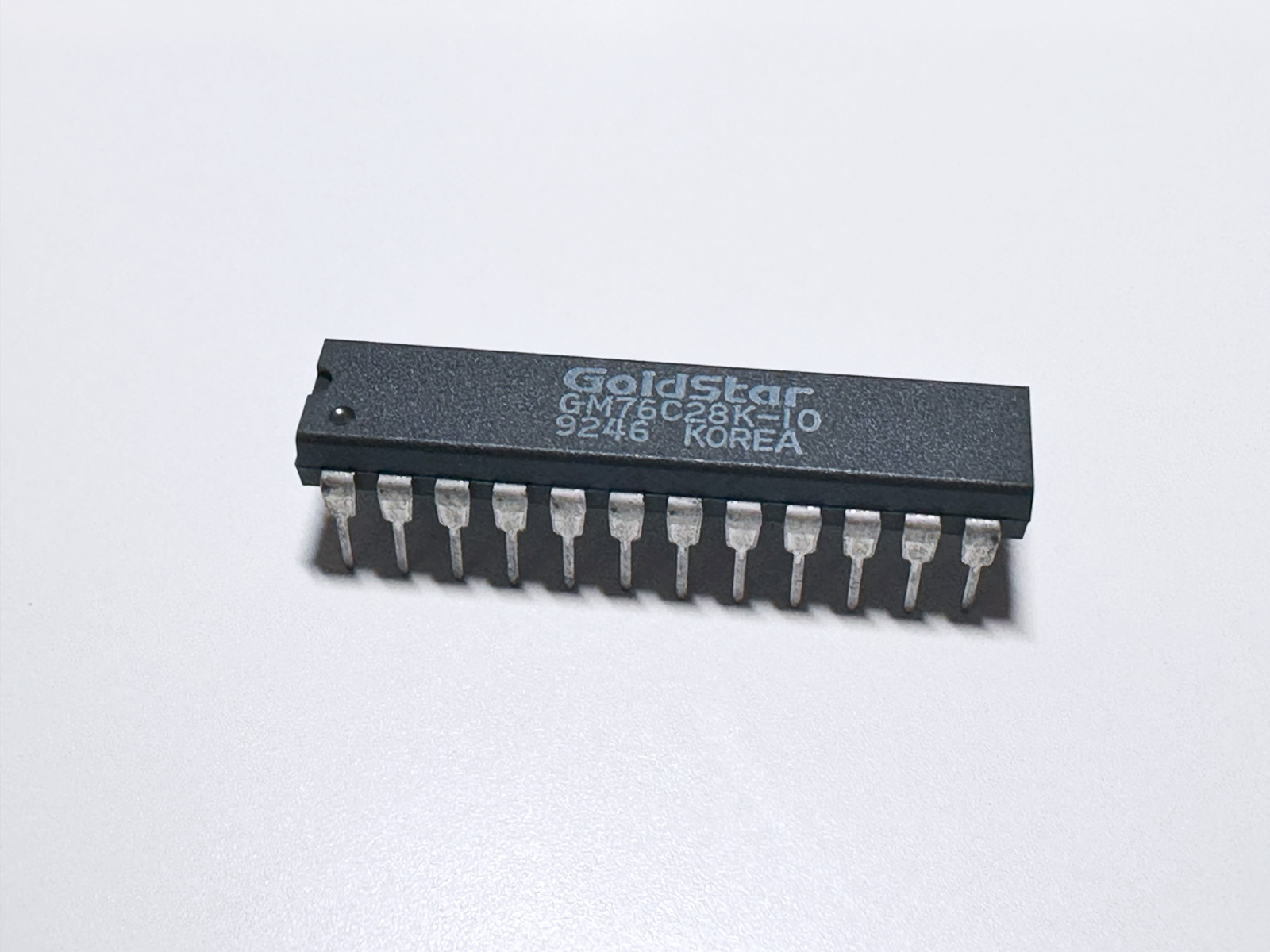 2PCS GM76C28K-10 GOLDSTAR CMOS Static RAM 16K SRAM 2Kx8 bit Memory IC DIP-24