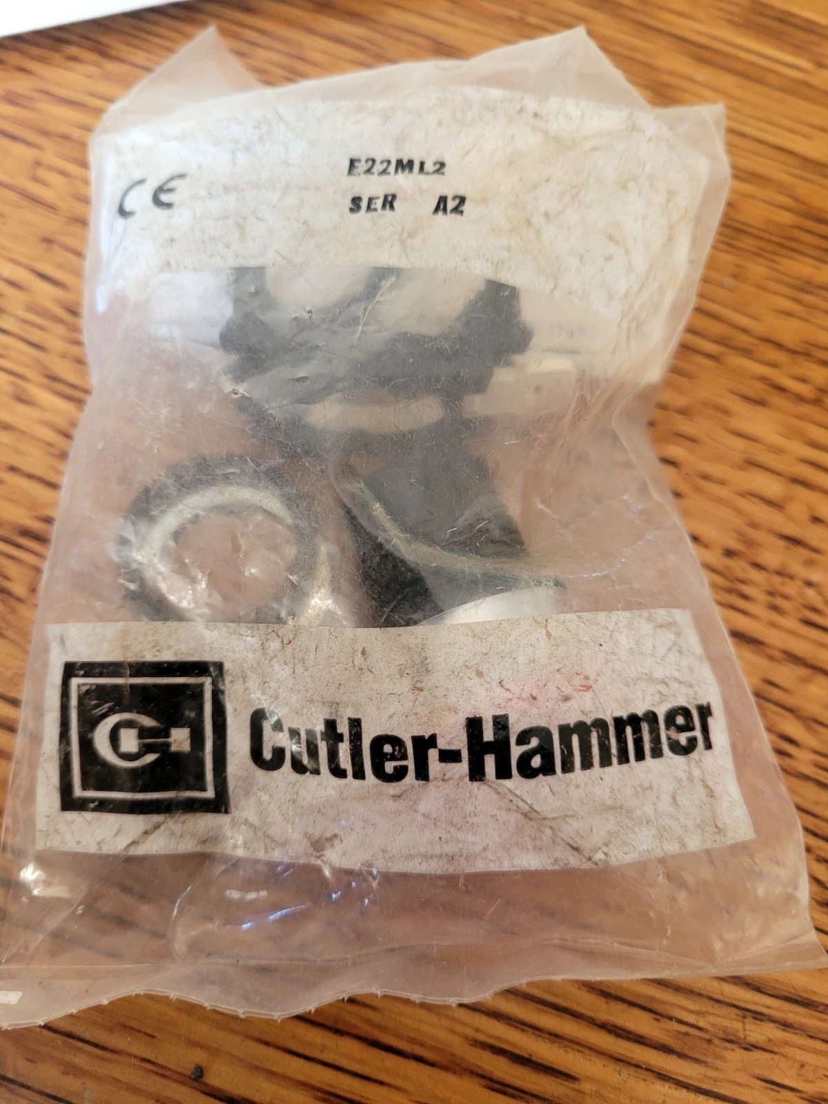 Cutler-Hammer E22ML2 Mushroom Head Push Button
