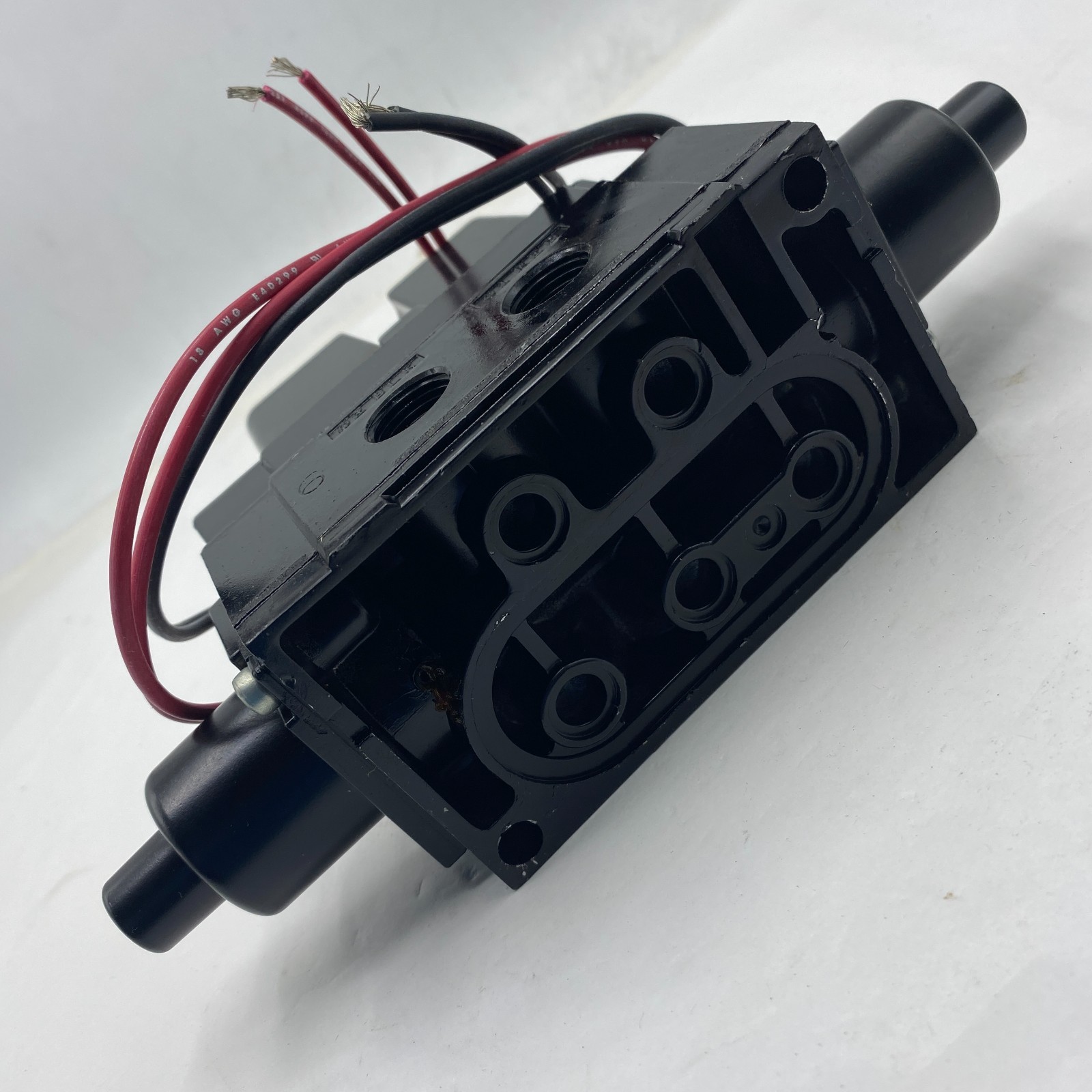 PARKER SS60103701 SOLENOID VALVE 110/120VOLT 50/60HZ 7.2 WATTS 3-POSITION 🎯