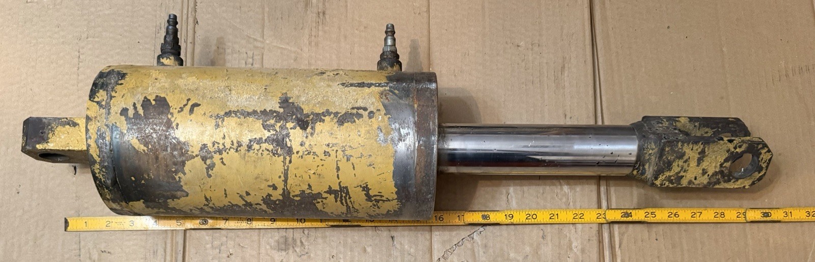 CAT-Hydraulic Cylinder-8″ Stroke-21″ Retracted-29″ Extended Steering Tilt Core