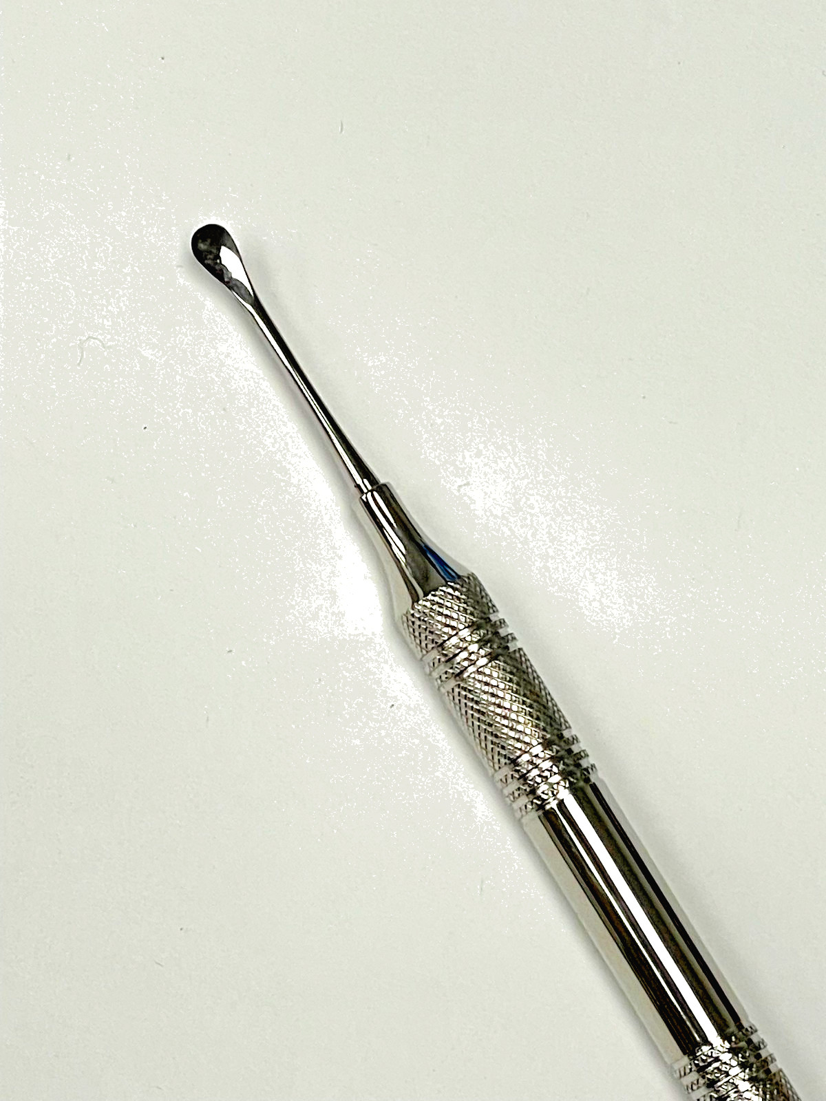 Buser Periosteal Elevator, Double Ended, Sharp 4 mm wide Tips