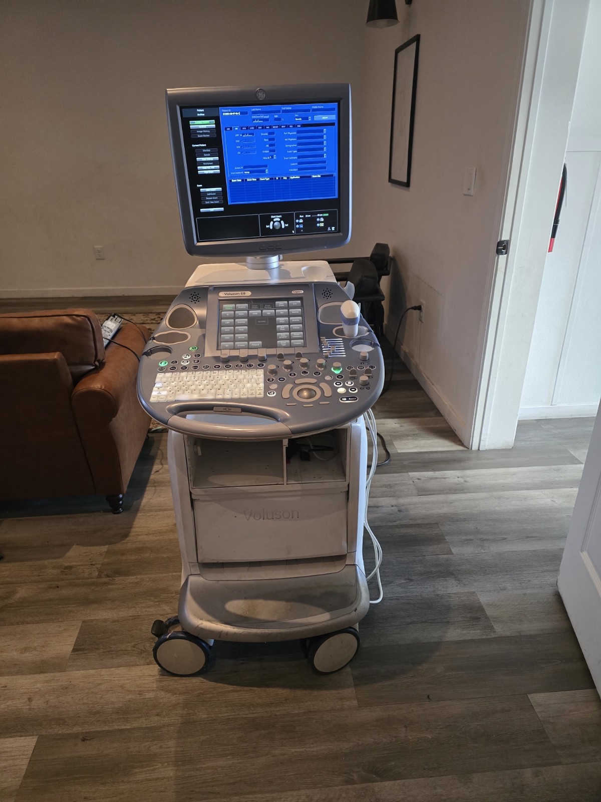GE Healthcare Voluson E8 Expert Cart Ultrasound w/ Monitor Touchscreen 2D/3D
