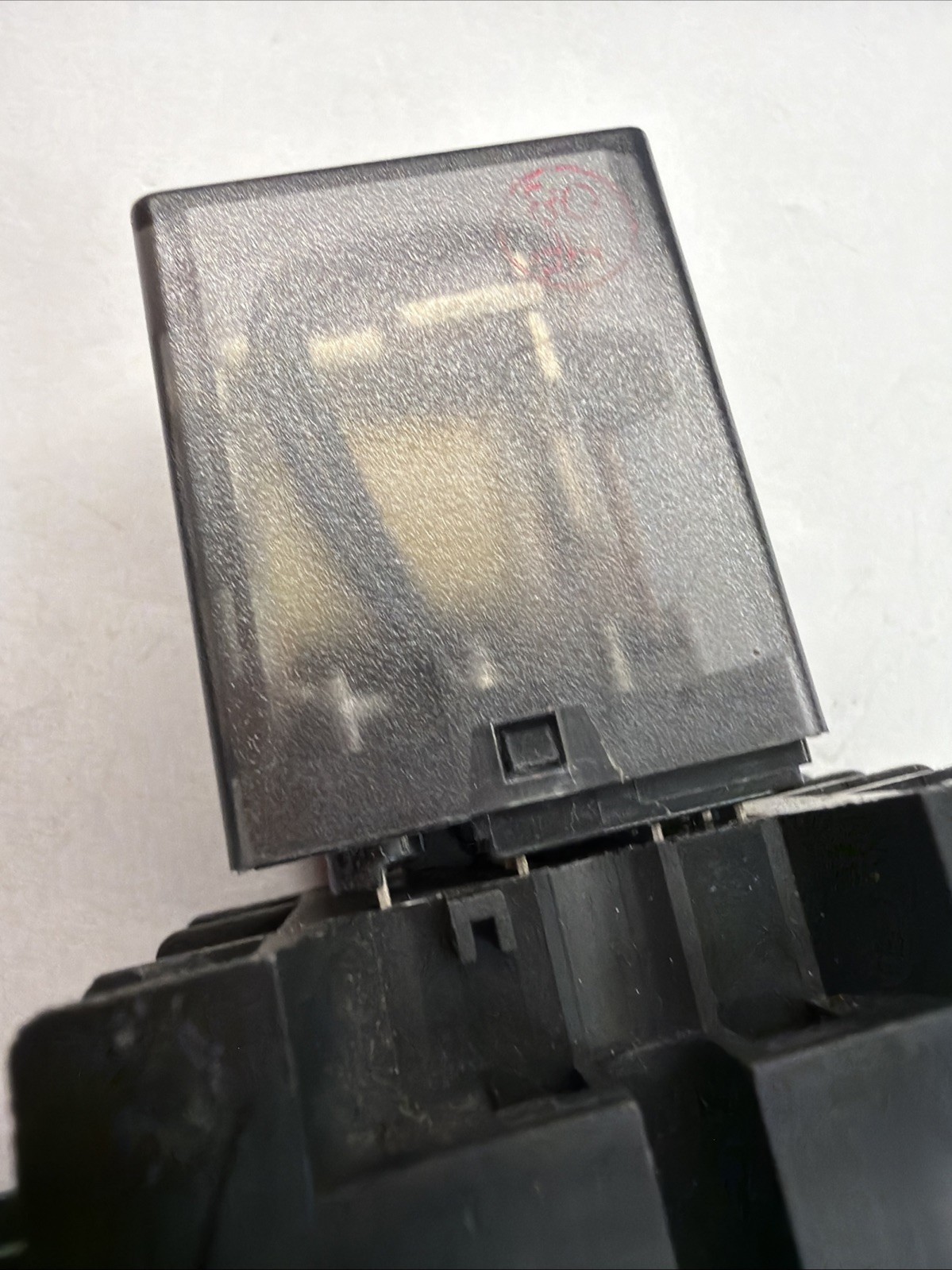 Tyco Potter & Brumfield KHU-17A12-120V AC Relay KHU-17A12-120 W/Base 1/10HP