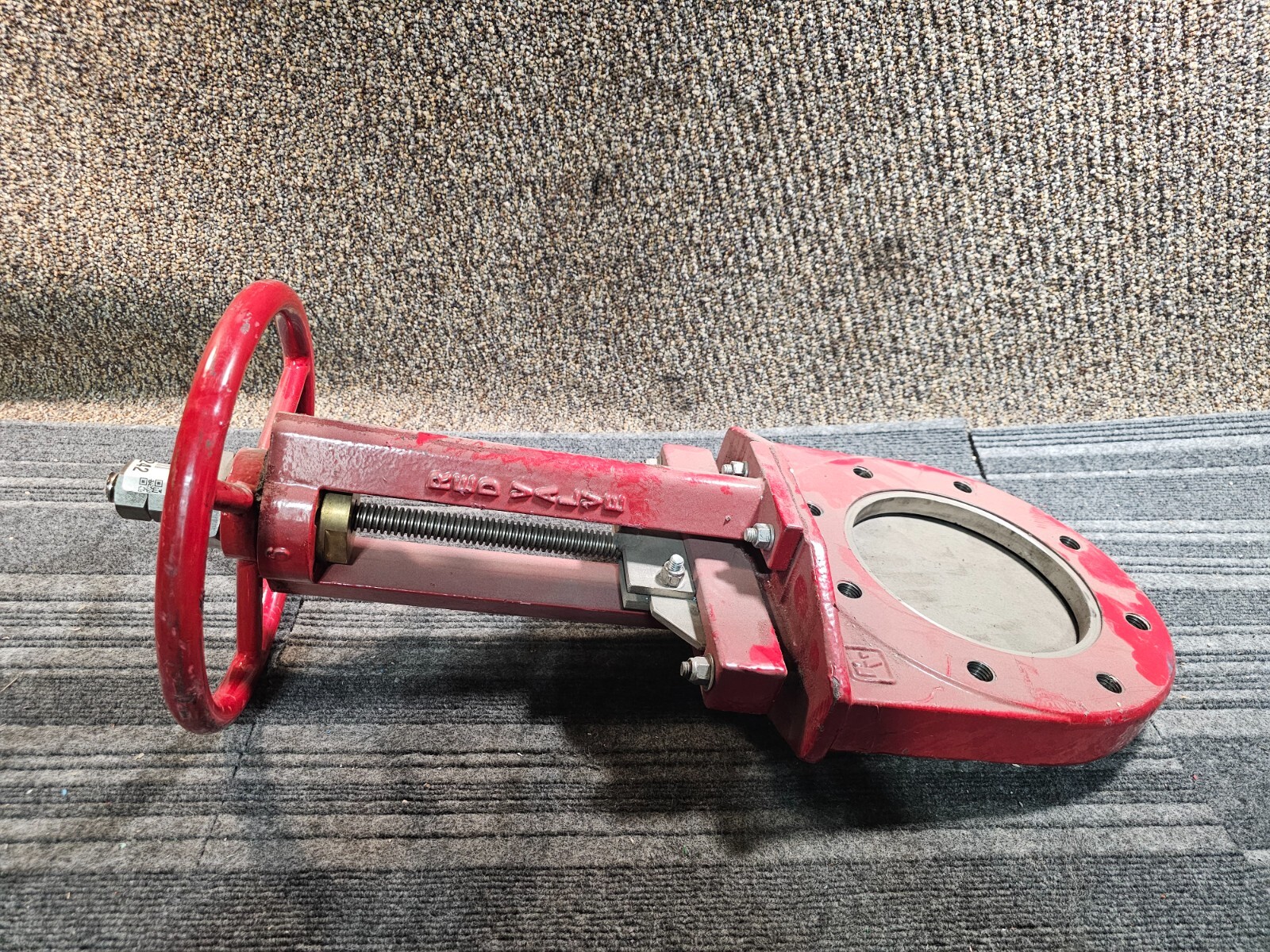 RED VALVE Series Pinch and Check Gate Valve 6″, Red Powder Coated Finish