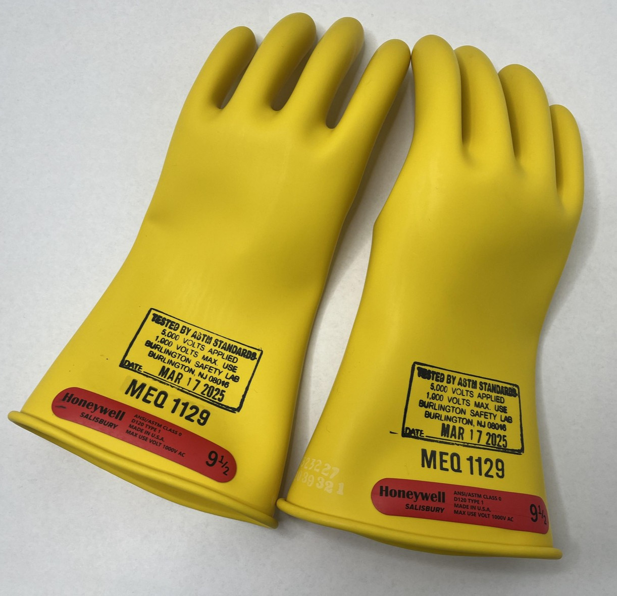 Honeywell Salisbury Class 0 D120 Rubber Insulating Gloves 9.5 Yellow 1000V AC