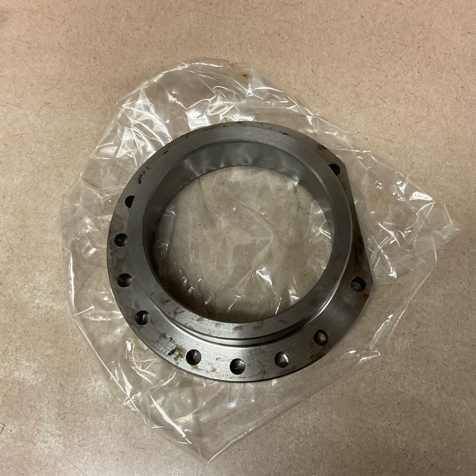 CAT Caterpillar MITSUBISHI 91K24-03400 BEARING RETAINER FORK LIFT TRUCK NEW NOS