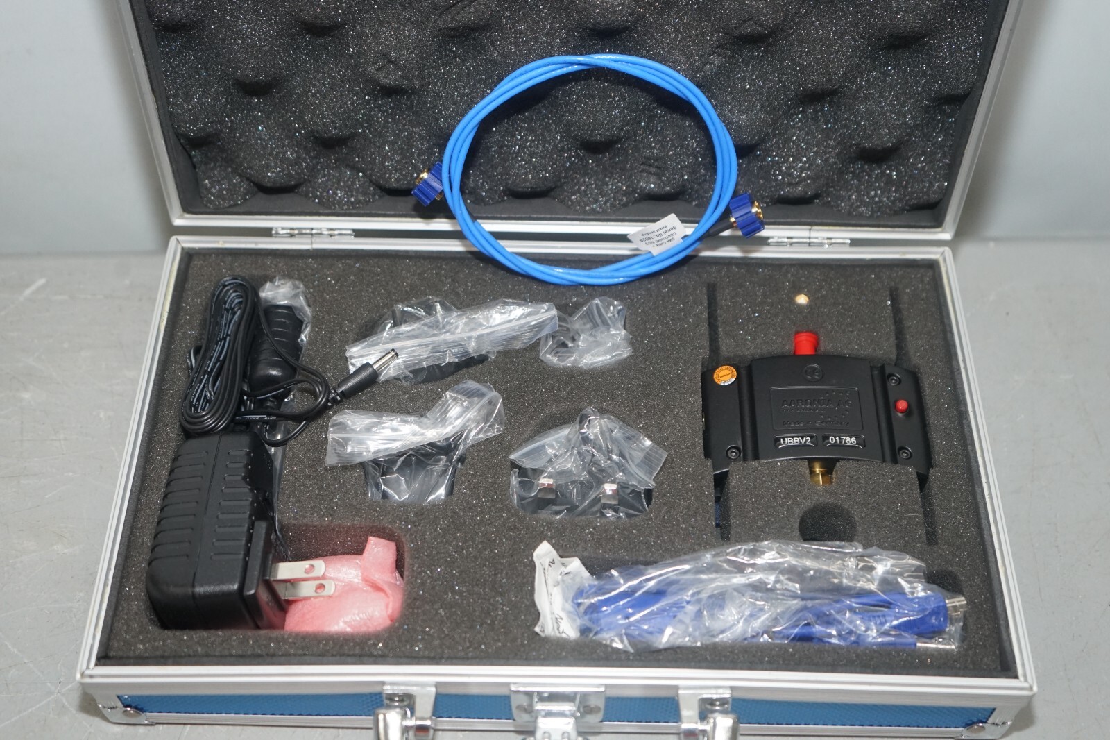 ^ Aaronia EMC Sniffer/Probe Set PBS1 DC – 9GHz & UBBV 2 40dB EMC Preamplifier