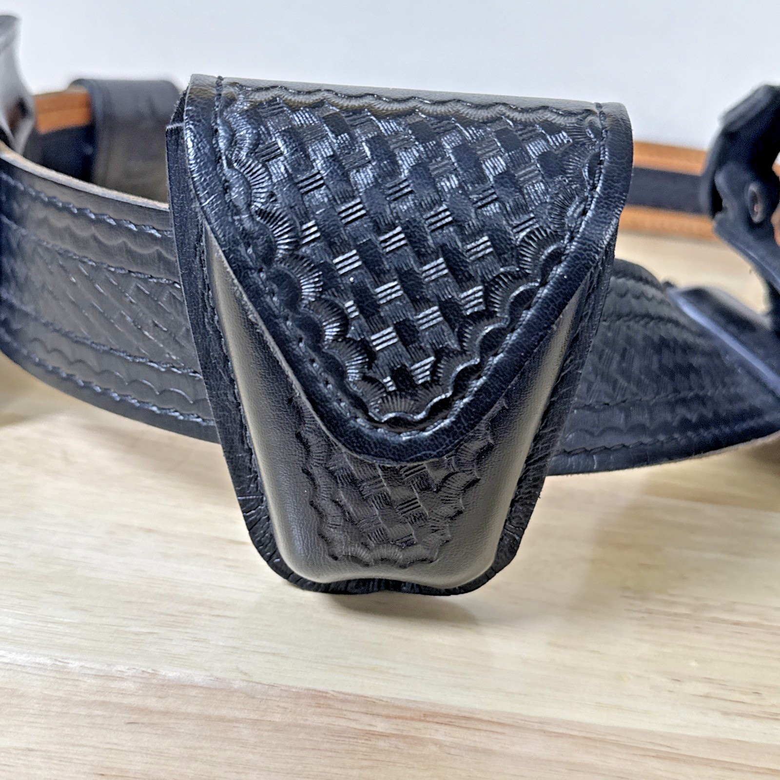 Safariland Model 94 Tactical Leather Belt w/ Gun Holster & Attachments READ