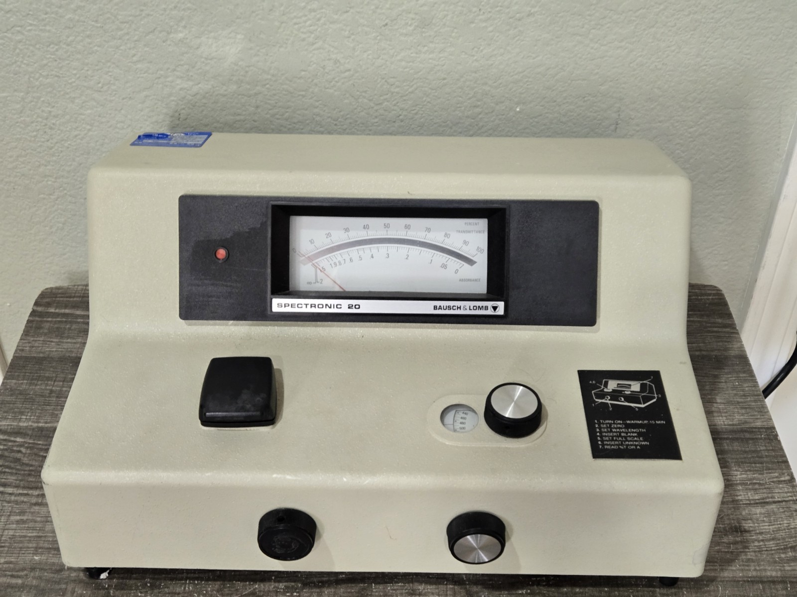 Bausch & Lomb Spectronic 20 Table-top Laboratory Spectrophotometer