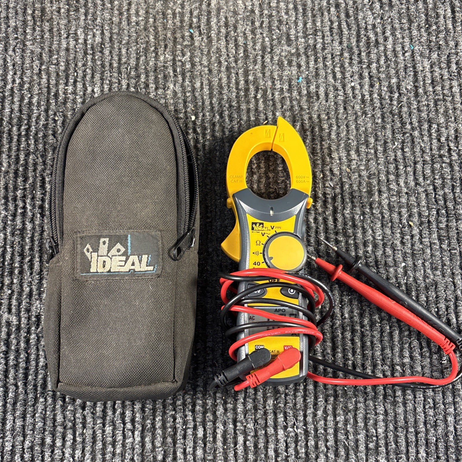 Ideal 61-744 Clamp-Pro 600 AAC Clamp Meter True RMS Excellent Condition