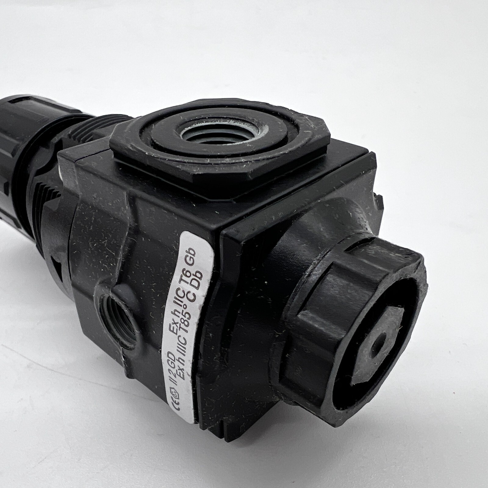 NIB IMI Norgren R72G-2AK-NFG Pneumatic Regulator 1/4″ fnpt Connection