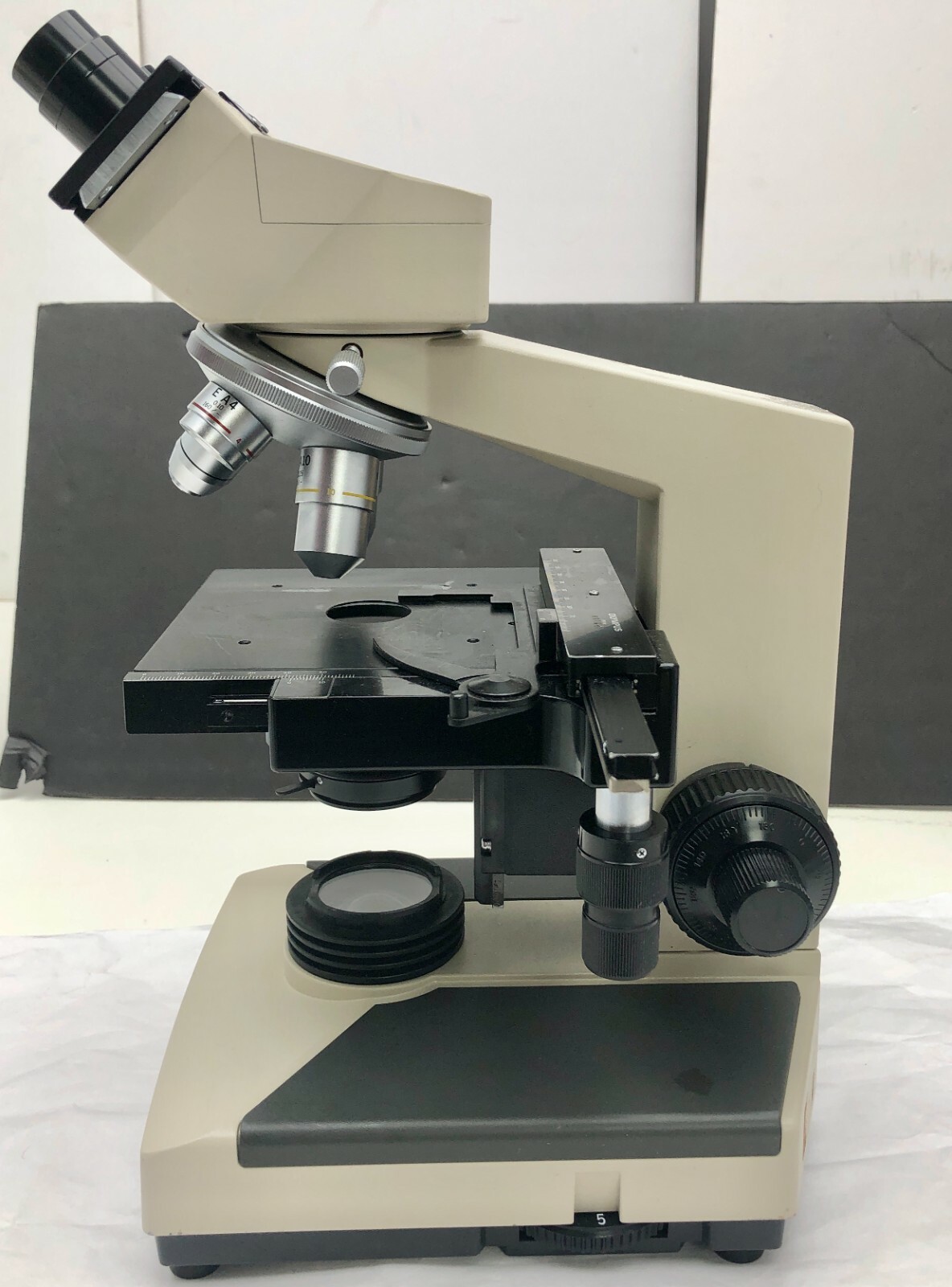 Olympus CHS CH-2 Binocular Head Microscope ,objectives E A4x,10x 40x 100x READ