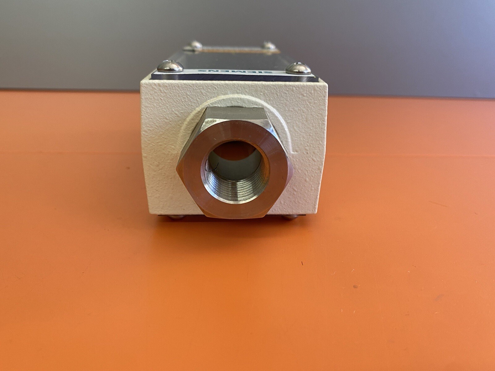 Wallace&Tiernan 5510A02234XXLX Direct-View Flowmeter 0-100 Percent 1/2”