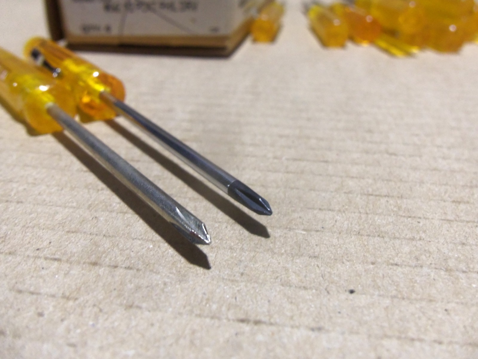 NEW BOX OF 12 KLEIN TOOLS VACO P12 #0x2 1/2″ PHILLIPS POCKET CLIP SCREWDRIVER AK