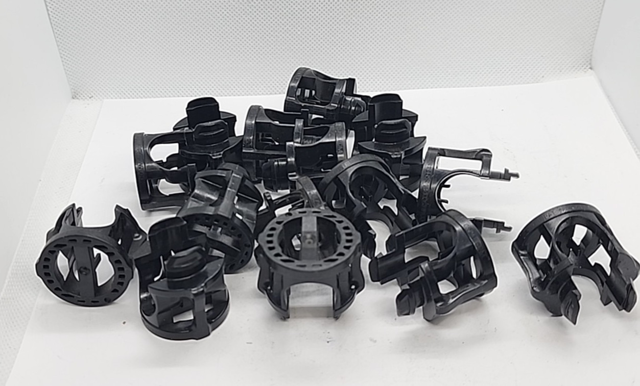 Lot of 195 – COMMSCOPE SSH-1416 SnapStak CABLE HANGER [2ES1-1]
