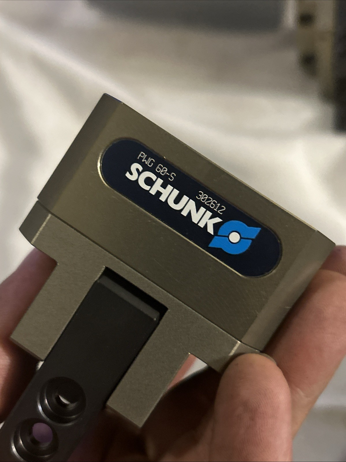 Schunk 302612 PWG 60-S Pneumatic Angular Gripper (MC4)