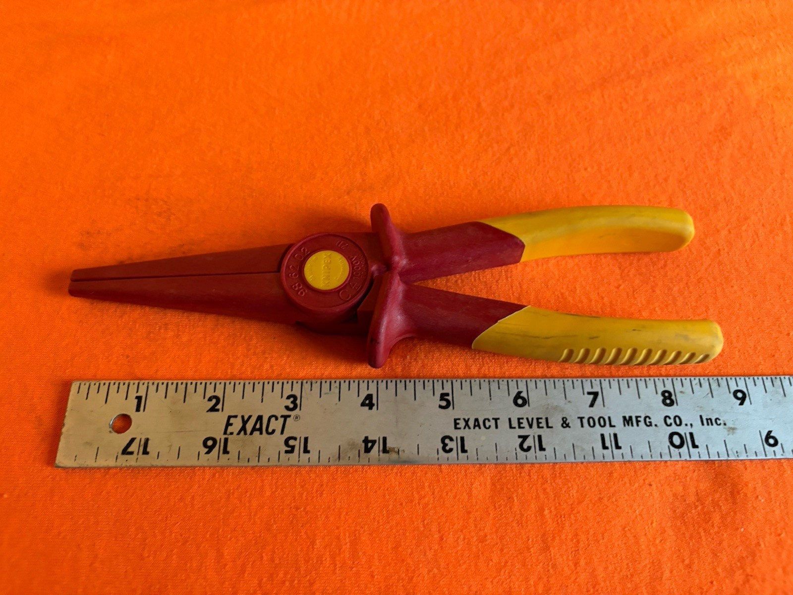 Knipex 98 62 02 Flat Nose Plastic Pliers 1000V Insulated Red Yellow Business USA