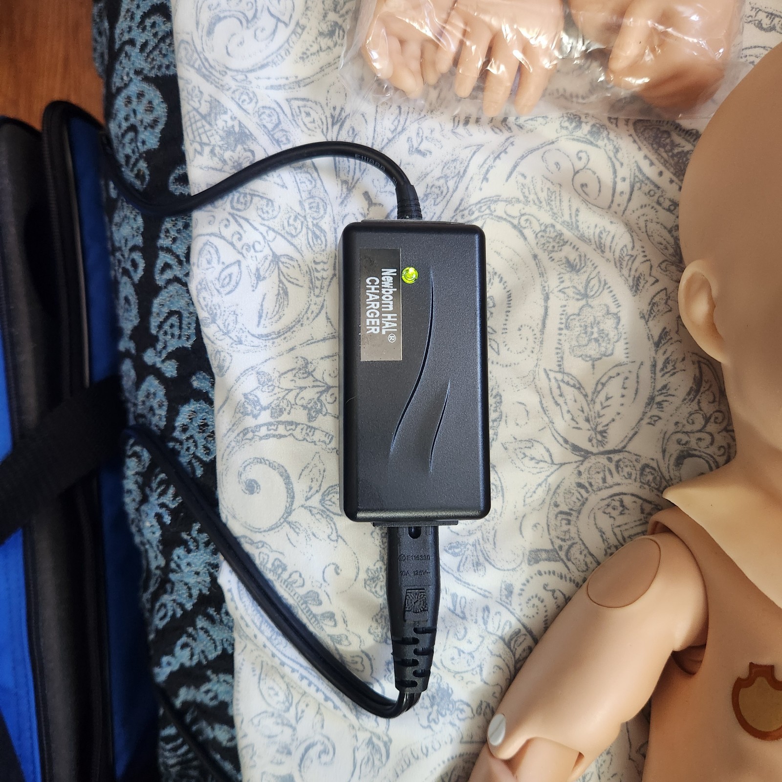 *Pre-owned *Gaumard Newborn HAL S3010 Tetherless Simulator Manikin and Case
