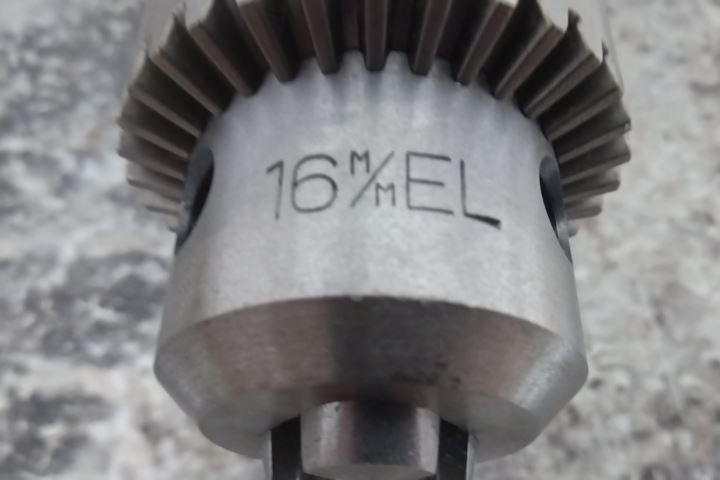 Chicago Pneumatic CP1816 5/8 In Chuck 3/8 In NPT Air Inlet Air-Powered Drill