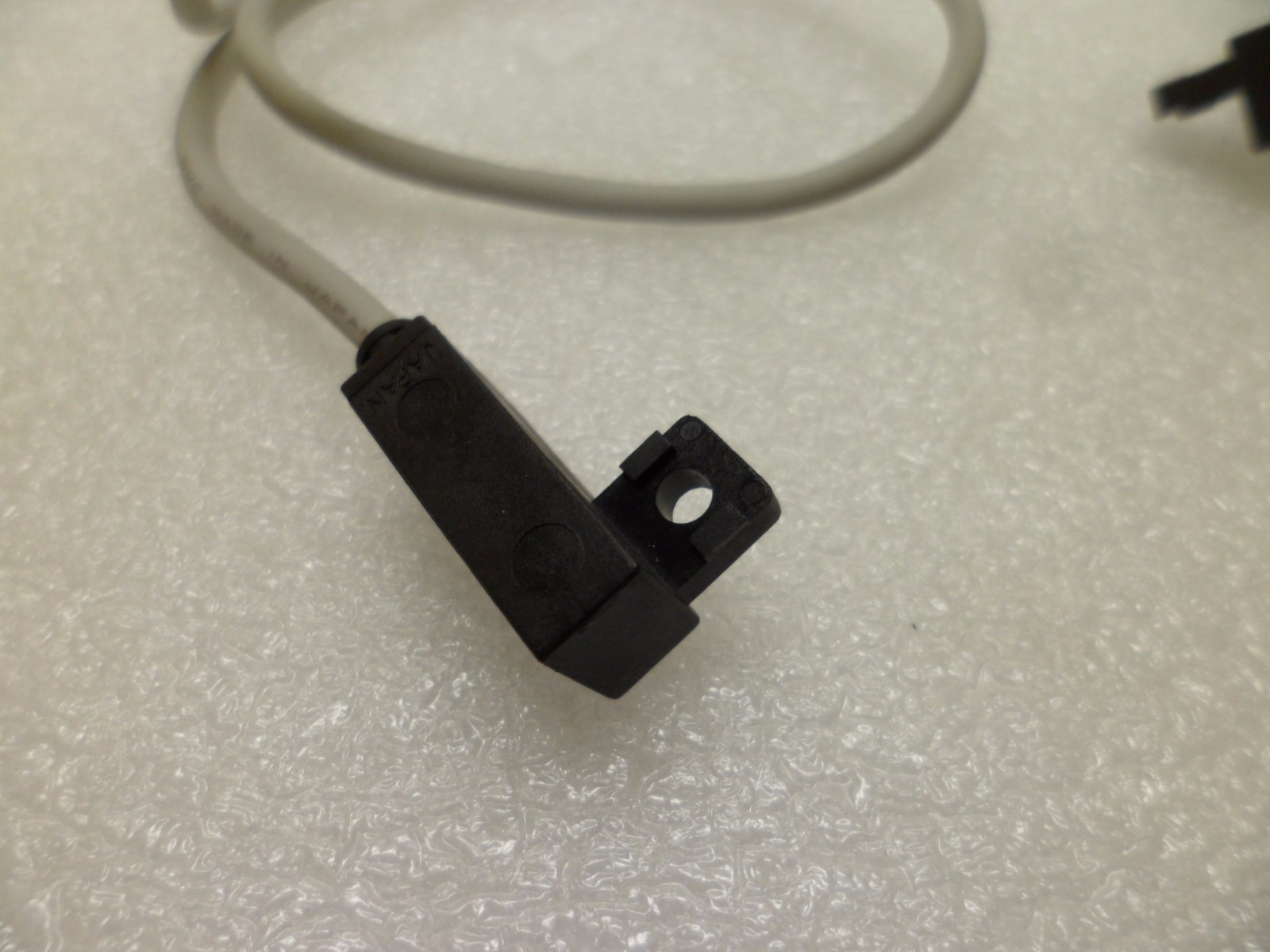 SMC D-J79W PROXIMITY SWITCH W/INDICATOR LIGHT LOT OF 2 NOS