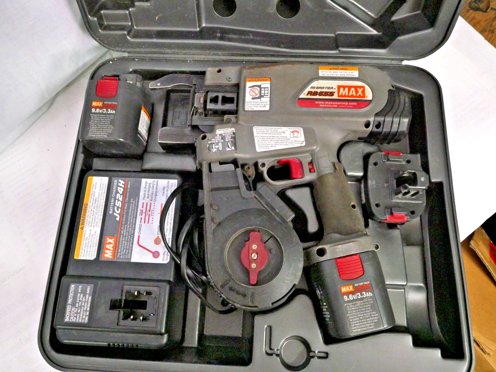 MAX RB655 Rebar Tier with (3) Batteries , Case ,Charger and Manual , Works Fine
